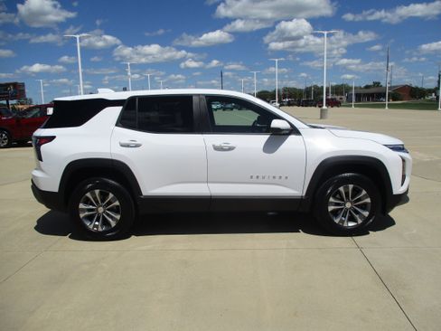 Used 2026 Chevrolet Equinox LT FWD image 7