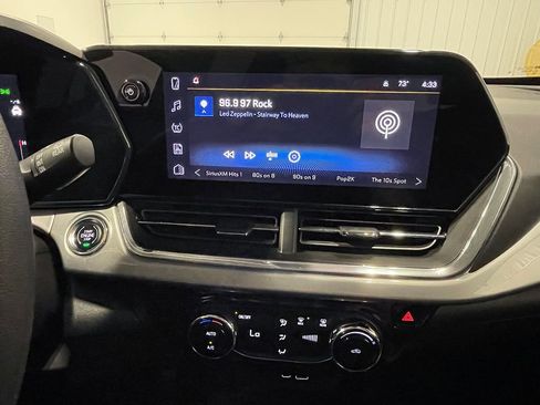 Used 2024 Chevrolet Trax LT FWD image 29