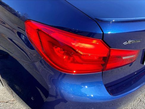 Used 2020 BMW M550i xDrive w/ Dynamic Handling Package image 28