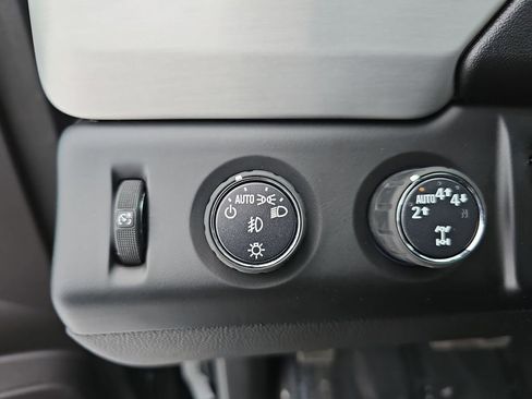 Used 2018 GMC Yukon SLE w/ HD Trailering Package image 28