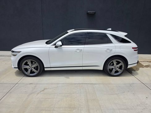 Used 2022 Genesis GV70 3.5T Sport w/ Sport Prestige Package AWD/4WD image 7