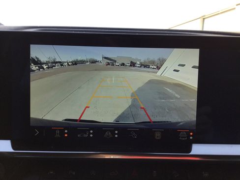 Used 2024 Chevrolet Silverado 1500 LTZ w/ Technology Package image 12