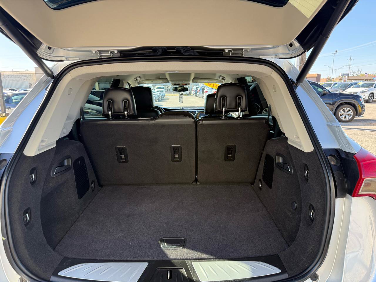 Used 2019 Buick Envision Essence FWD image 9