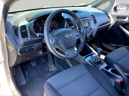 Used 2017 Kia Forte LX FWD image 18