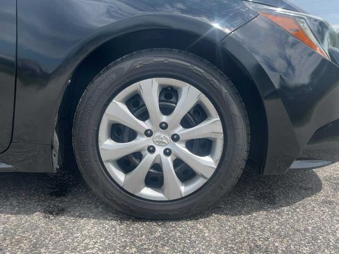 Used 2020 Toyota Corolla LE FWD image 38