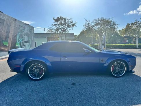 Used 2018 Dodge Challenger R/T Scat Pack w/ Leather Interior Group RWD image 4