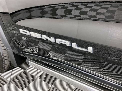 Certified 2025 GMC Sierra 1500 Denali Ultimate AWD/4WD image 24