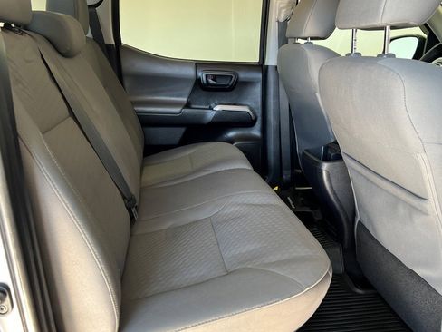 Used 2020 Toyota Tacoma SR5 image 15