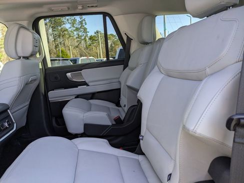 New 2026 Ford Expedition Platinum w/ Driver's Package image 15