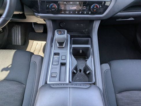Certified 2024 Nissan Pathfinder SV FWD image 20