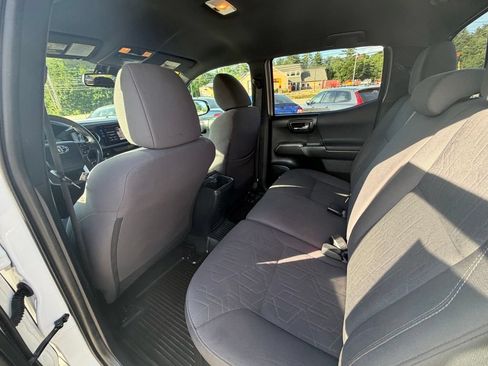 Used 2018 Toyota Tacoma TRD Sport w/ Technology Package AWD/4WD image 34