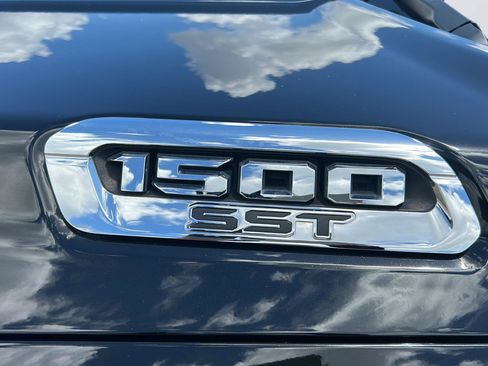 Used 2025 RAM 1500 Laramie w/ Laramie Southwest Edition AWD/4WD image 33