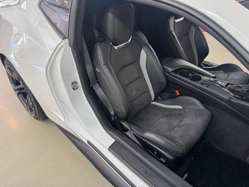 Used 2021 Chevrolet Camaro SS RWD image 8