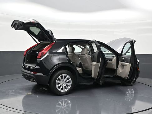Used 2022 Cadillac XT4 Luxury w/ Driver Awareness Package image 29