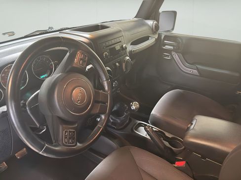 Used 2015 Jeep Wrangler Sport w/ Quick Order Package 23S AWD/4WD image 9