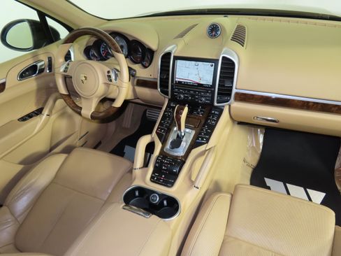 Used 2012 Porsche Cayenne S image 39