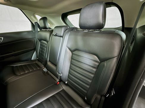 Used 2019 Ford Edge SEL w/ Equipment Group 201A image 23