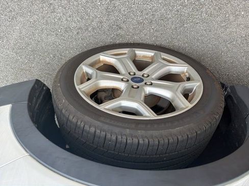 Used 2019 Ford Escape Titanium image 19