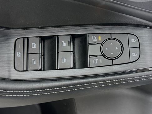 Used 2023 Nissan Rogue SV w/ SV Premium Package image 15