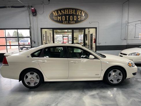 Used 2009 Chevrolet Impala SS w/ Convenience Package image 9