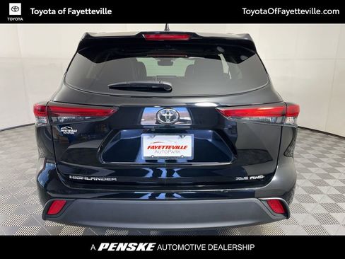 Used 2023 Toyota Highlander XLE image 15