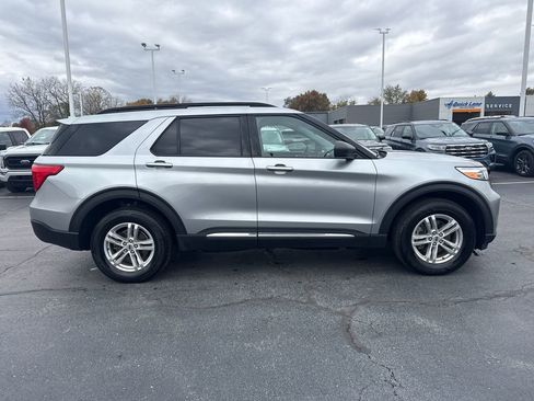 Used 2023 Ford Explorer XLT w/ Equipment Group 202A image 6