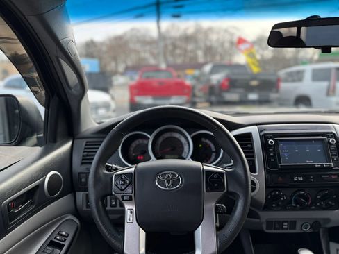 Used 2014 Toyota Tacoma 4x4 Access Cab V6 image 15