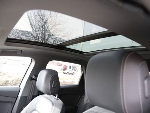 Used 2024 Audi Q4 e-tron Premium image 16