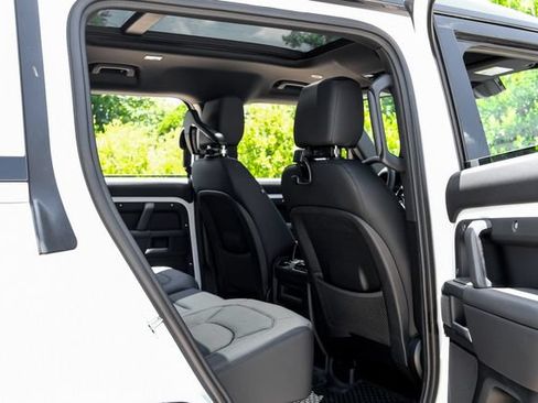 New 2026 Land Rover Defender 110 X-Dynamic SE AWD/4WD image 46