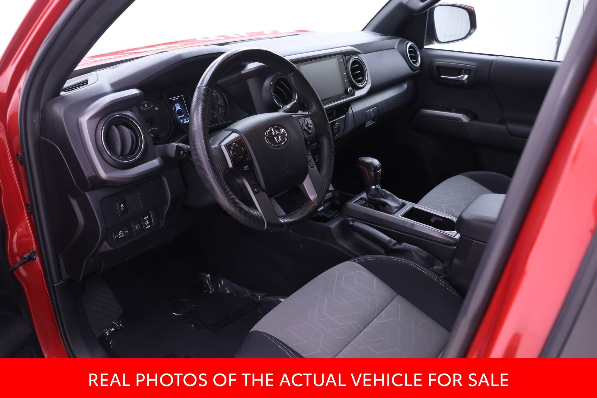 Certified 2023 Toyota Tacoma TRD Off-Road w/ Technology Package AWD/4WD image 3