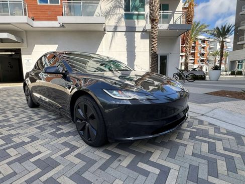 Used 2025 Tesla Model 3 Long Range RWD image 13
