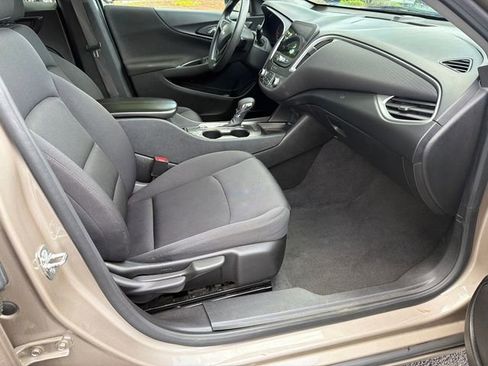 Used 2024 Chevrolet Malibu LT FWD image 13