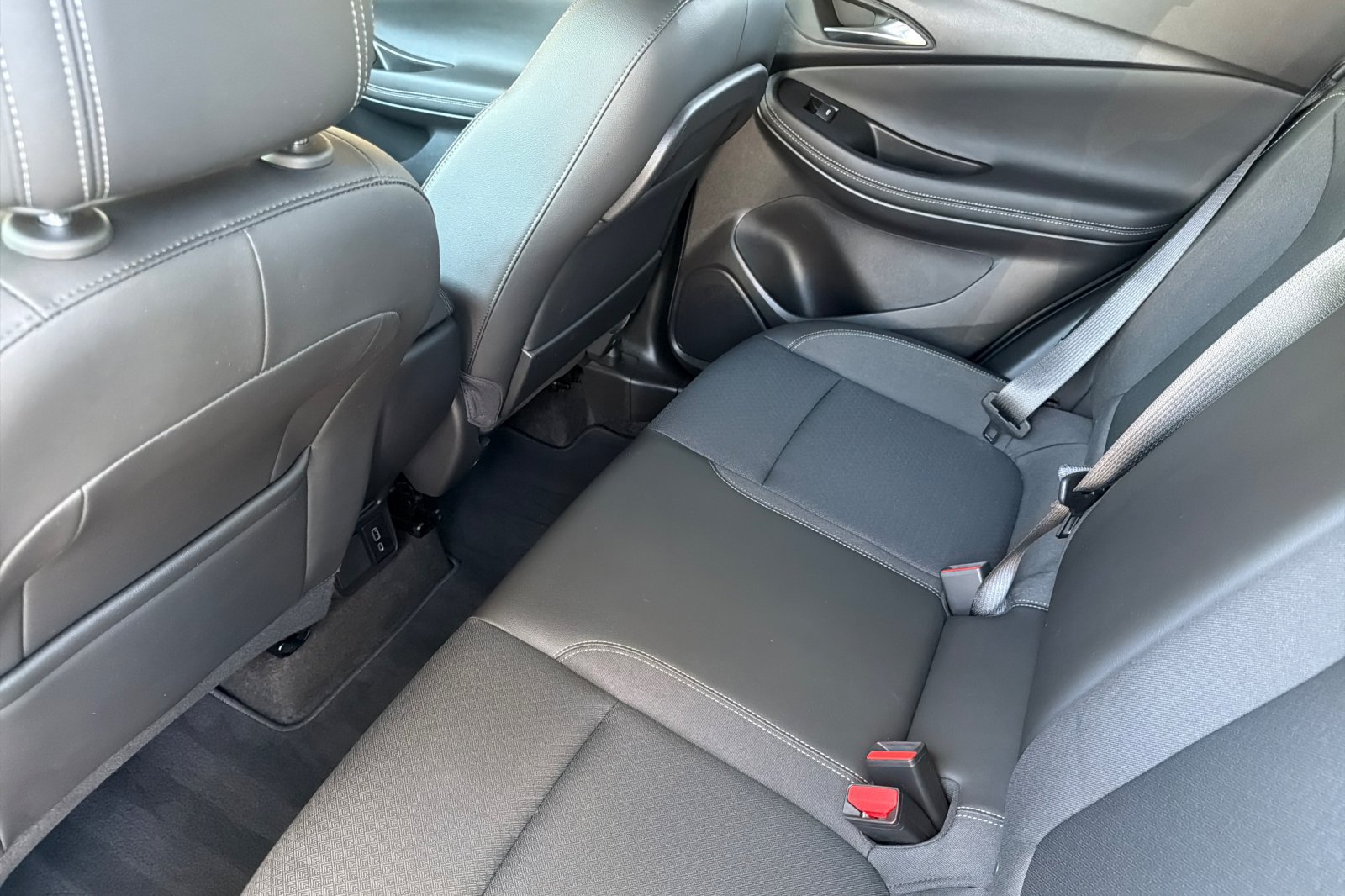 Used 2023 Buick Encore GX Preferred w/ Cold Weather Comfort Package FWD image 14