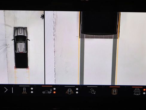 Used 2024 GMC Sierra 2500 AT4X w/ AT4X AEV Edition image 32