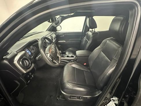 Used 2022 Toyota Tacoma Limited AWD/4WD image 14