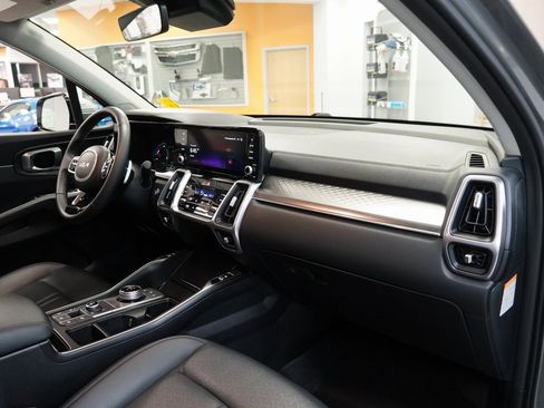 Used 2023 Kia Sorento EX image 36
