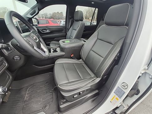 Certified 2024 GMC Yukon SLT w/ SLT Premium Package image 13