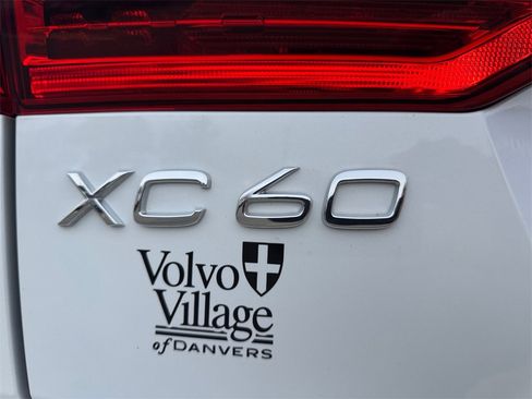Certified 2022 Volvo XC60 B5 Momentum w/ Climate Package image 8