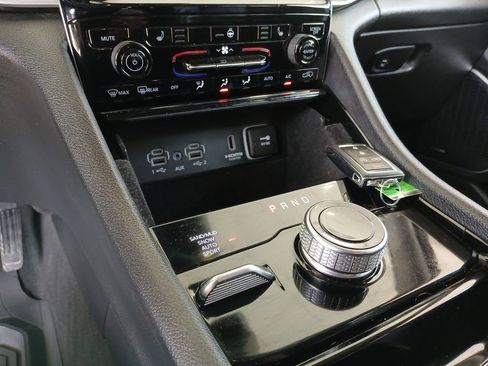 Used 2022 Jeep Grand Cherokee L Limited w/ Trailer Tow Group (B) AWD/4WD image 16
