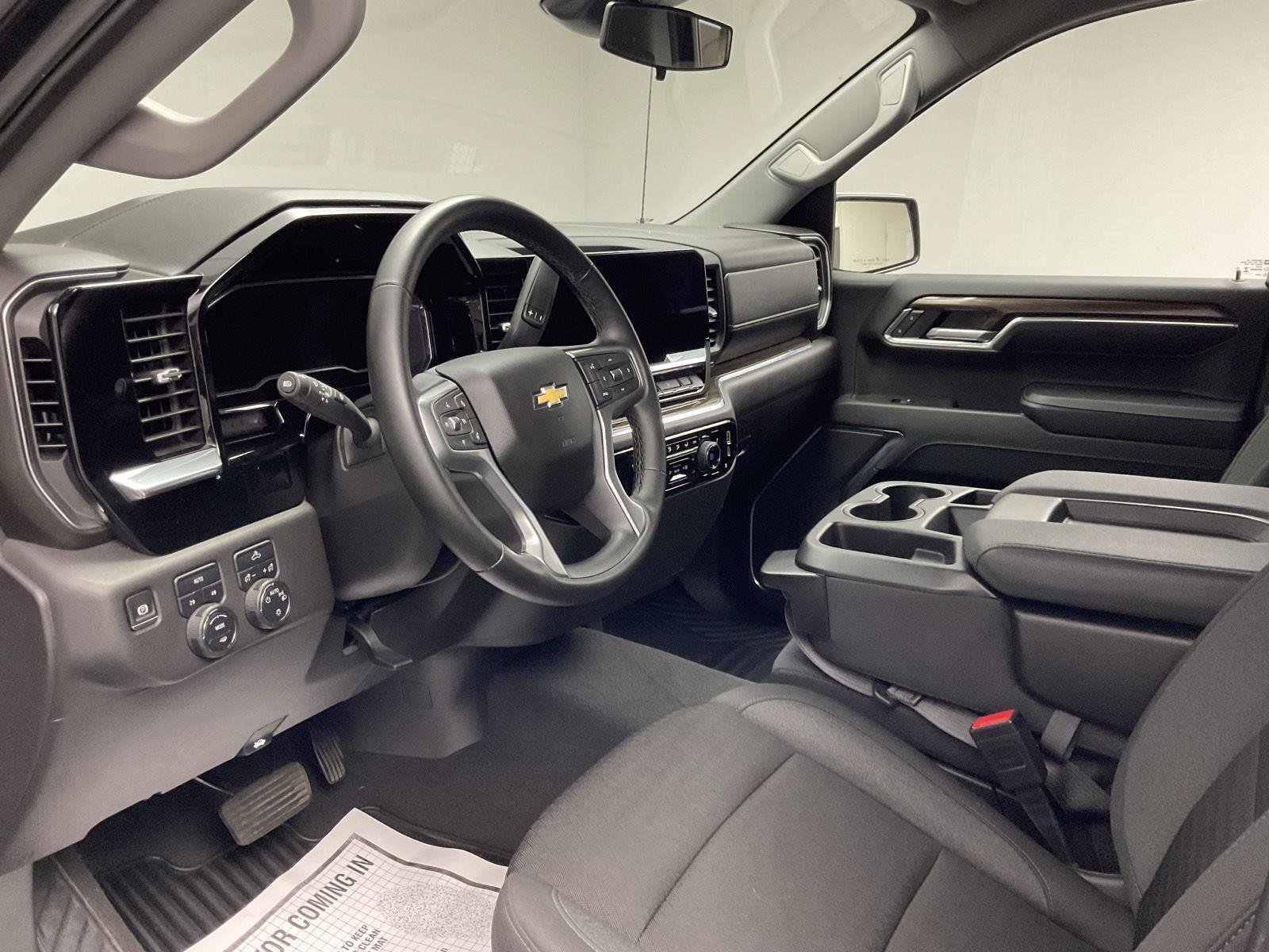 Certified 2024 Chevrolet Silverado 1500 LT AWD/4WD image 11
