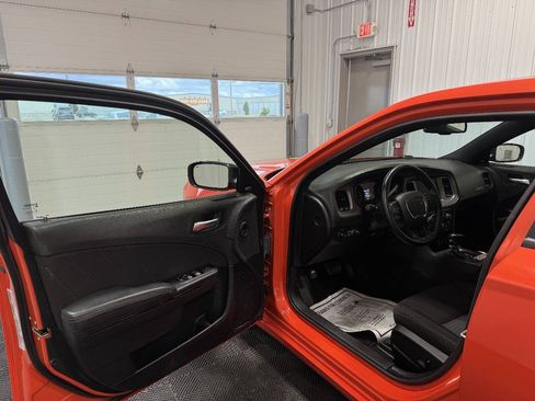 Used 2023 Dodge Charger SXT w/ Blacktop Package AWD/4WD image 9