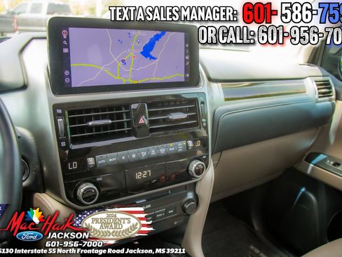 Used 2023 Lexus GX 460 Premium w/ Premium Package AWD/4WD image 16