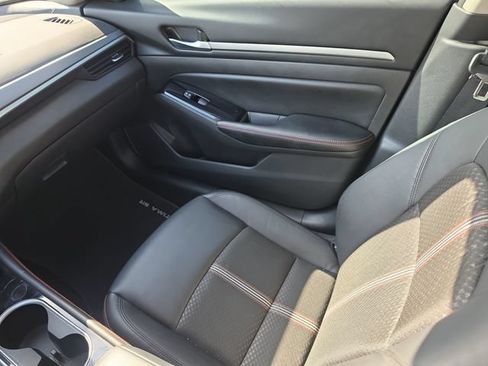 Certified 2025 Nissan Altima 2.5 SR FWD image 14