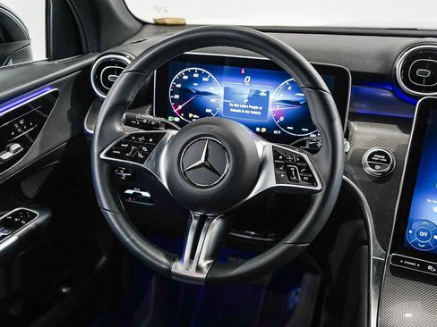 Used 2025 Mercedes-Benz GLC 300 image 15