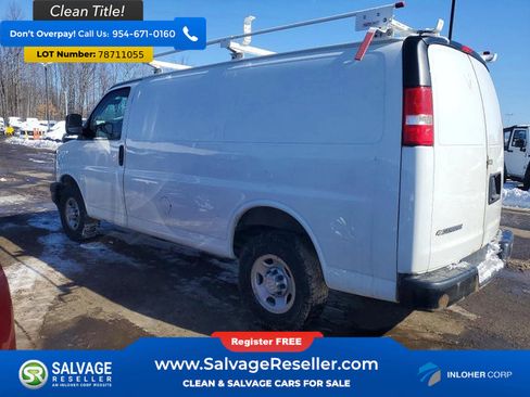 Used 2017 Chevrolet Express 2500 RWD image 3
