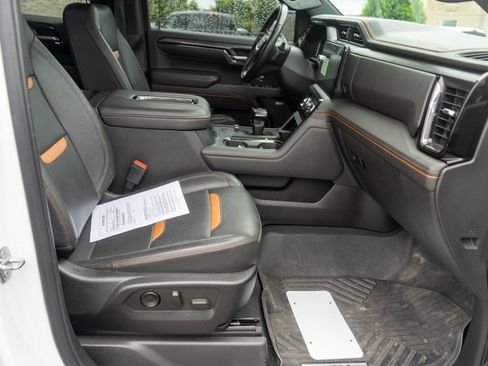 Used 2022 GMC Sierra 1500 AT4 w/ AT4 Premium Package AWD/4WD image 10