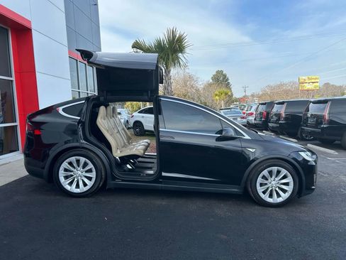 Used 2016 Tesla Model X 90D image 15