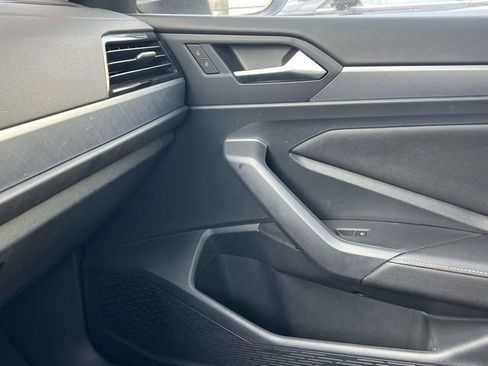 Certified 2023 Volkswagen Jetta SE w/ Panoramic Sunroof Package image 36