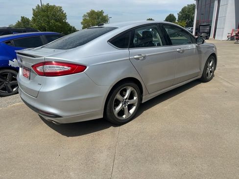 Used 2014 Ford Fusion SE w/ Equipment Group 201A FWD image 3