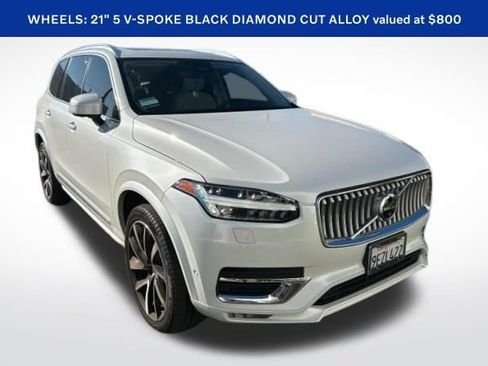 Used 2023 Volvo XC90 B6 Plus image 2